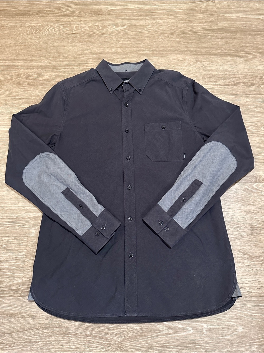 Nixon Men’s L/S Button Down Shirt (Medium)